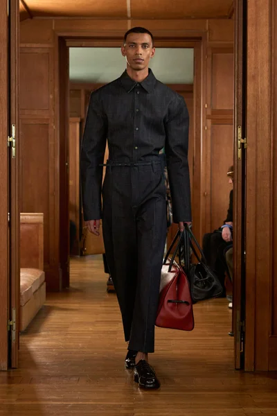 Look 23